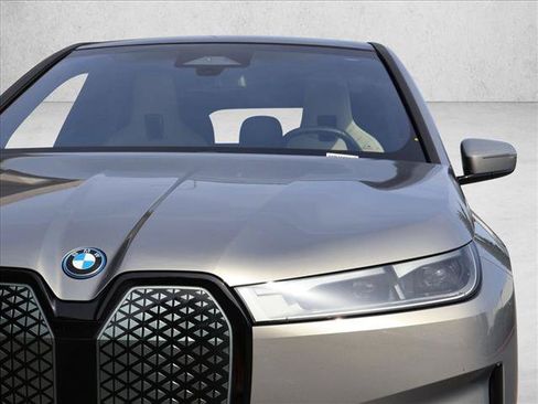 Certified 2023 BMW iX xDrive50 AWD/4WD image 2