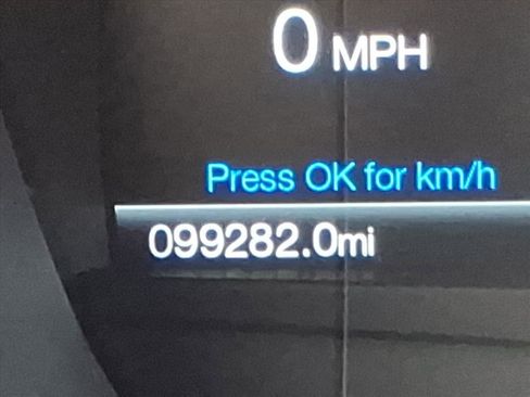 Used 2017 Ford Fusion SE w/ Fusion SE Technology Package image 22