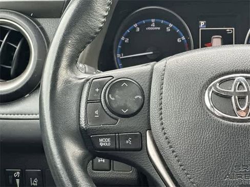 Used 2017 Toyota RAV4 XLE image 8