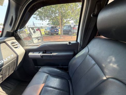 Used 2015 Ford F250 Lariat w/ Lariat Ultimate Package AWD/4WD image 29