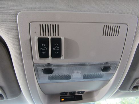 Used 2011 Chevrolet Avalanche LT w/ Luxury Package image 25