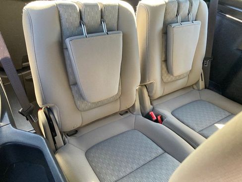 Used 2013 Ford Explorer XLT image 18
