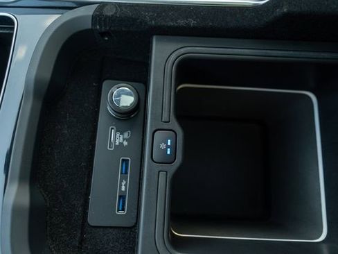 Used 2022 Land Rover Range Rover Sport SVR Carbon Edition image 34