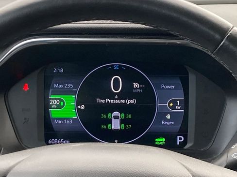 Used 2023 Chevrolet Bolt EUV LT w/ Convenience Package FWD image 8
