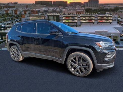 New 2026 Jeep Compass Latitude w/ Sun and Sound Group AWD/4WD image 1