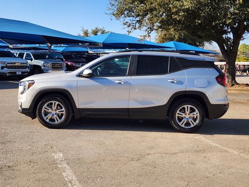 Certified 2022 GMC Terrain SLE w/ Driver Convenience Package image 4