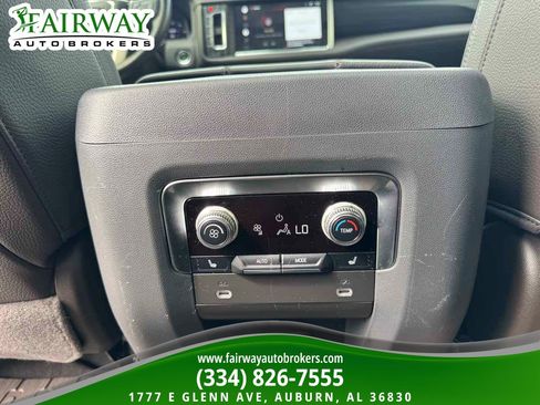Used 2022 GMC Yukon Denali w/ Advanced Technology Package RWD image 27