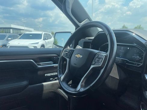 Used 2022 Chevrolet Silverado 1500 High Country w/ High Country Premium Package AWD/4WD image 29