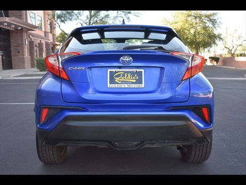 Used 2018 Toyota C-HR XLE image 9