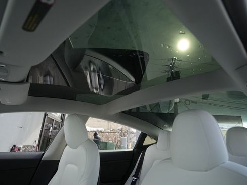 Used 2022 Tesla Model 3 Long Range image 18