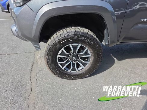 Used 2023 Toyota Tacoma TRD Sport w/ Technology Package image 18