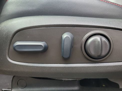 Used 2022 Chevrolet Equinox RS w/ RS Leather Package image 20