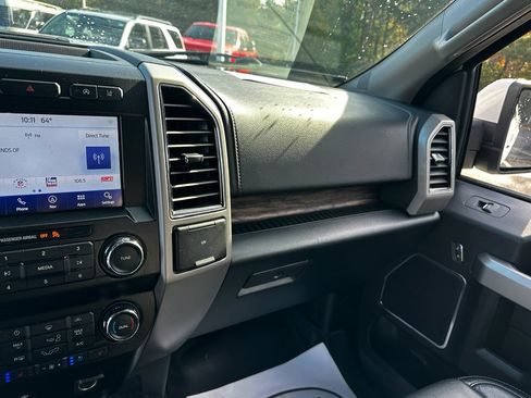 Used 2020 Ford F150 Lariat image 13