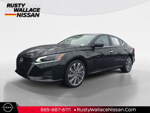 Used 2025 Nissan Altima 2.5 SL image 1