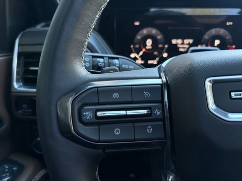 Used 2025 GMC Yukon Denali Ultimate AWD/4WD image 28