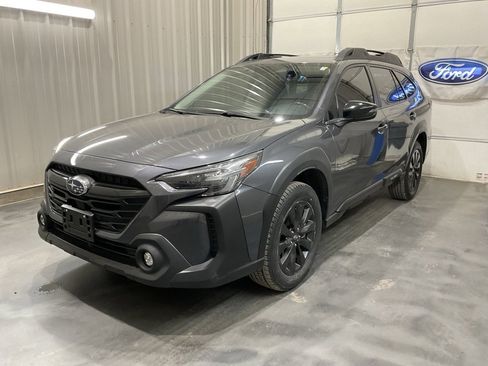 Used 2025 Subaru Outback Onyx Edition w/ Tech Package 2 image 3