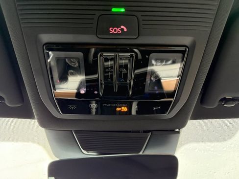 Used 2025 Volkswagen Tiguan SEL R-Line AWD/4WD image 19