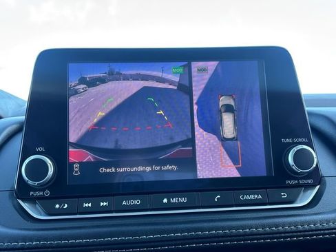 Used 2023 Nissan Rogue SL image 42