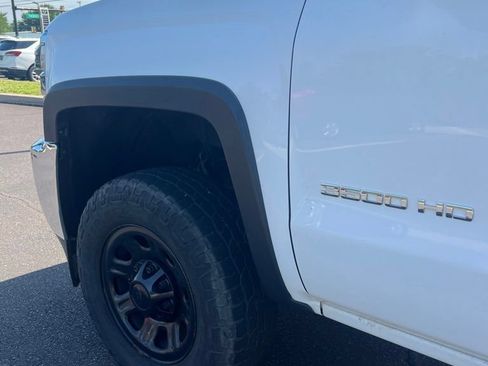 Used 2015 Chevrolet Silverado 3500 W/T AWD/4WD image 5