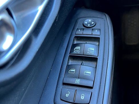 Used 2015 Jeep Cherokee Trailhawk w/ Comfort/Convenience Group image 12