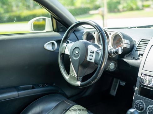 Used 2004 Nissan 350Z Touring w/ Cargo Convenience Pkg image 22
