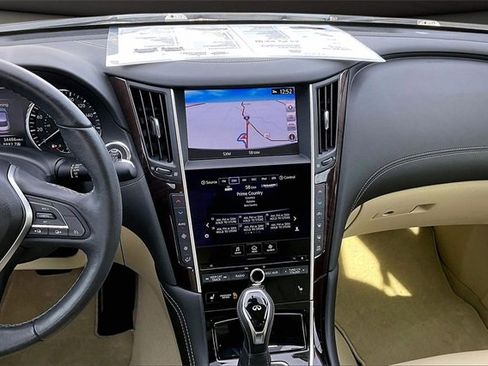 Used 2018 INFINITI Q50 Luxe w/ Essential Package (3.0T Luxe) image 6