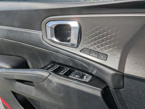 Used 2023 Kia Sorento SX image 19