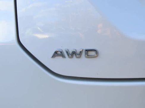 Certified 2025 Honda Pilot Touring image 9