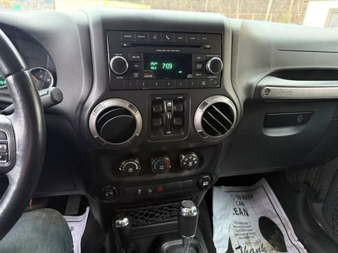 Used 2015 Jeep Wrangler Unlimited Sport w/ Quick Order Package 24S image 10