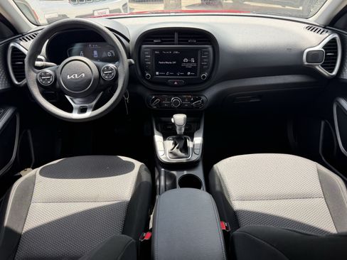 Used 2024 Kia Soul LX w/ Option Group 015 FWD image 13