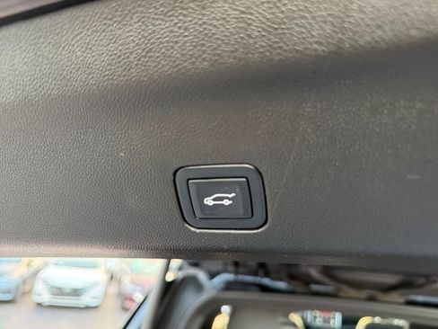 Used 2022 GMC Yukon Denali image 34