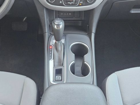 Used 2020 Chevrolet Equinox LS w/ LS Convenience Package FWD image 12