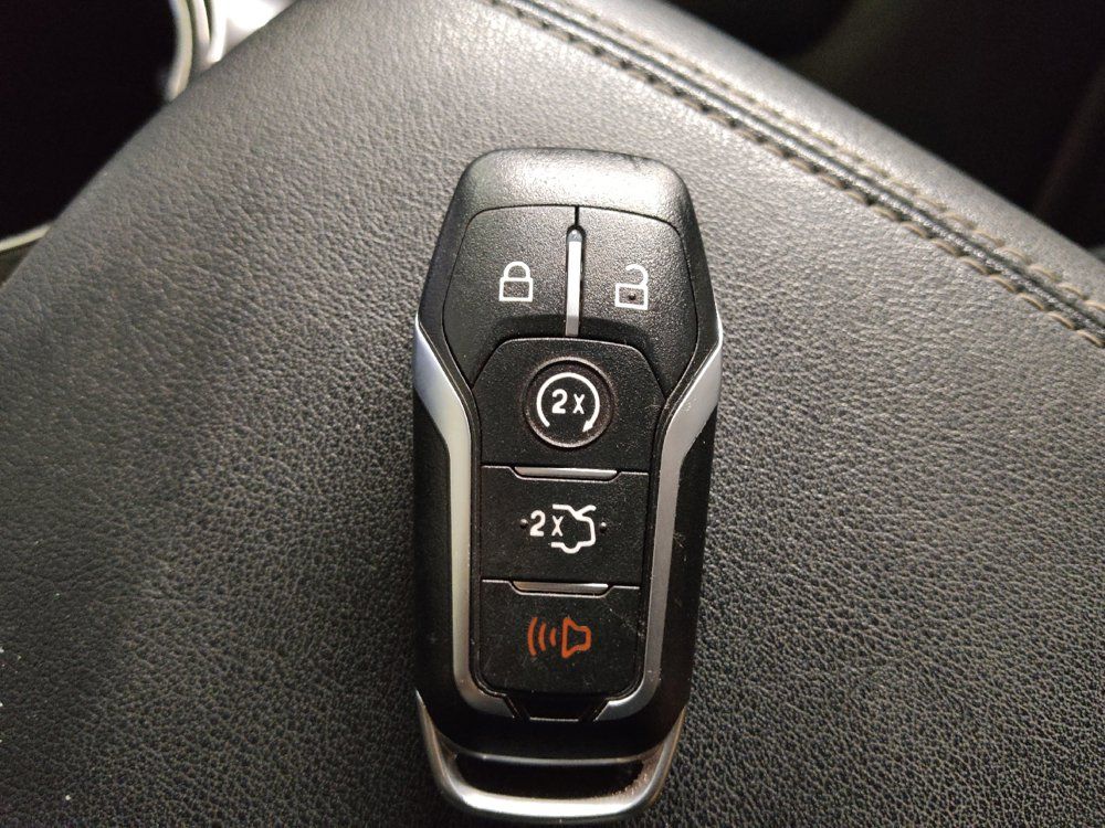 Used 2017 Ford Edge Titanium w/ Technology Package FWD image 32