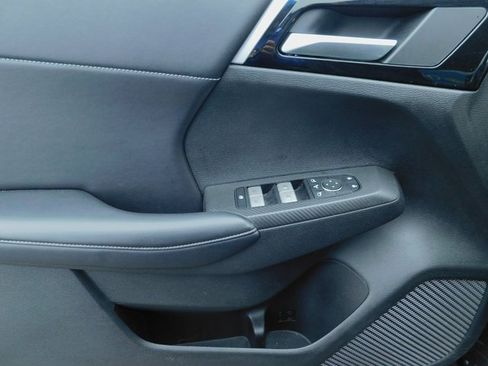 Used 2024 Mitsubishi Outlander SE image 29