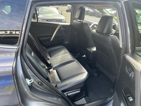 Used 2016 Toyota RAV4 Limited image 28