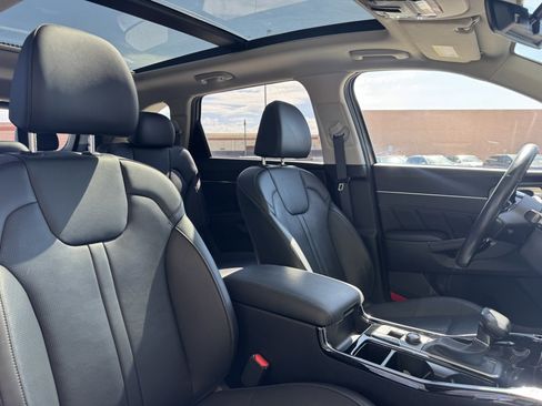 Used 2024 Kia Sorento SX image 43