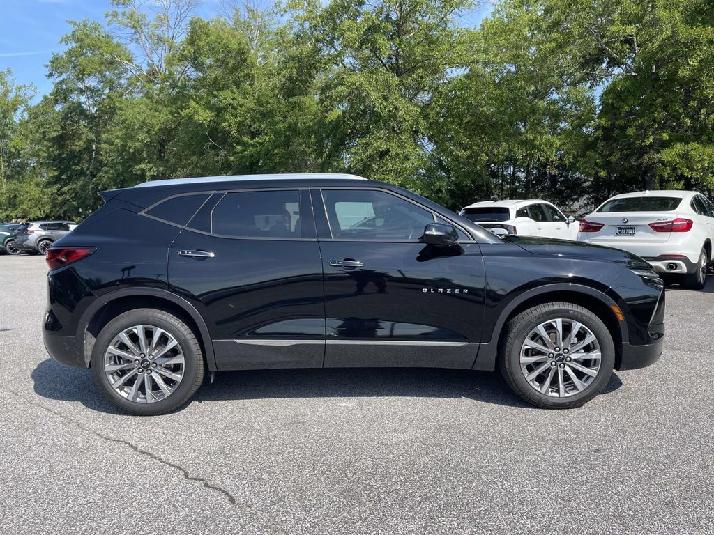 Used 2023 Chevrolet Blazer Premier w/ Enhanced Convenience Package FWD image 2