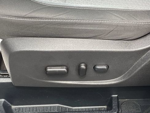 Used 2017 Ford Escape SE w/ Equipment Group 201A AWD/4WD image 34