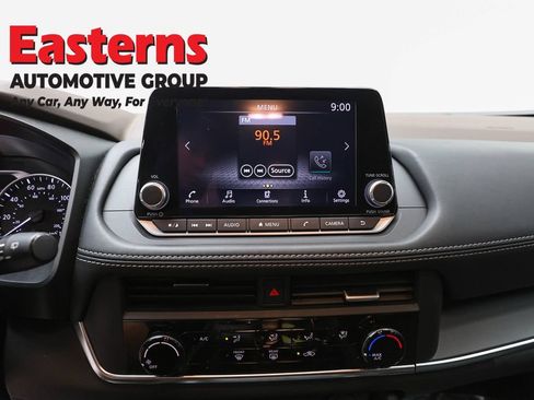 Used 2023 Nissan Rogue S AWD/4WD image 12