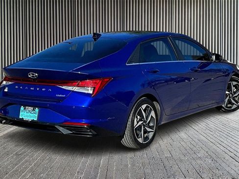 Used 2022 Hyundai Elantra Limited image 13