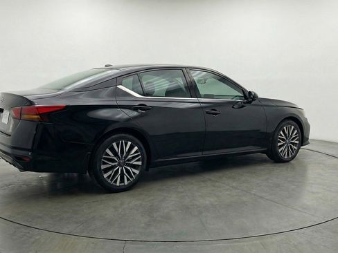 Used 2025 Nissan Altima 2.5 SV image 9