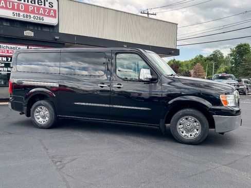 Used 2018 Nissan NV 3500 SV w/ Navigation Package RWD image 3