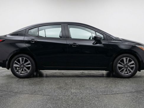 Used 2025 Nissan Versa SV image 11