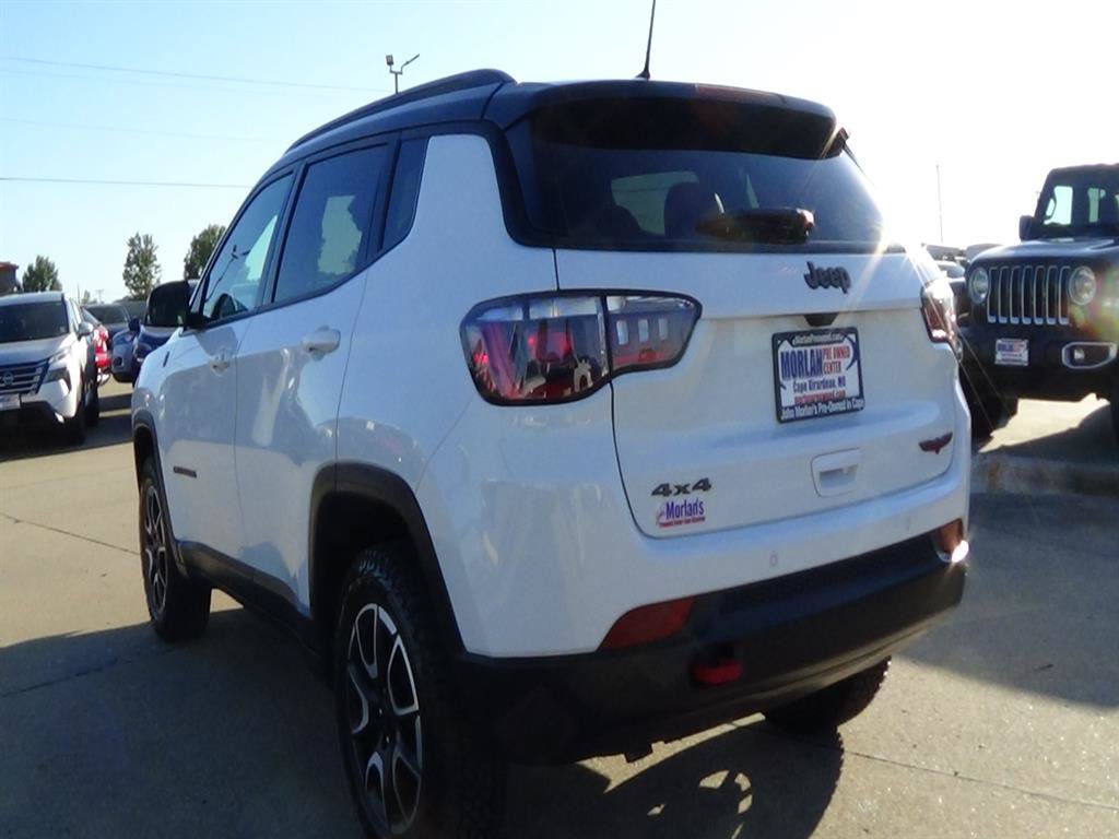 Certified 2024 Jeep Compass Trailhawk w/ Sun and Sound Group AWD/4WD image 8