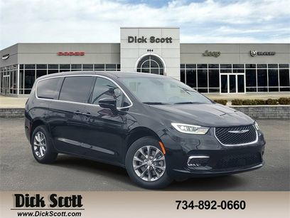New 2026 Chrysler Pacifica Select