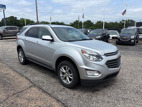 Used 2017 Chevrolet Equinox LT w/ Convenience Package FWD image 1