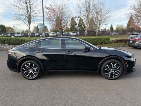 Used 2024 Toyota Crown XLE image 9