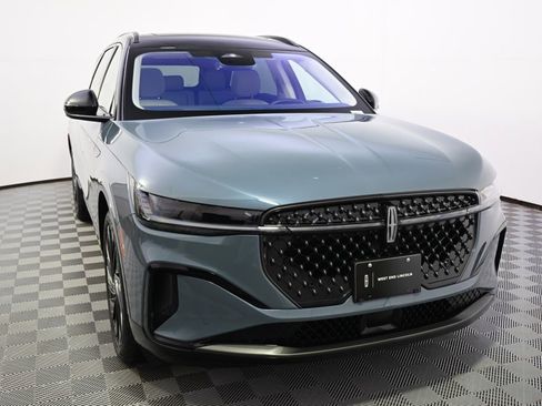 New 2026 Lincoln Nautilus Reserve w/ Jet Appearance Package image 9