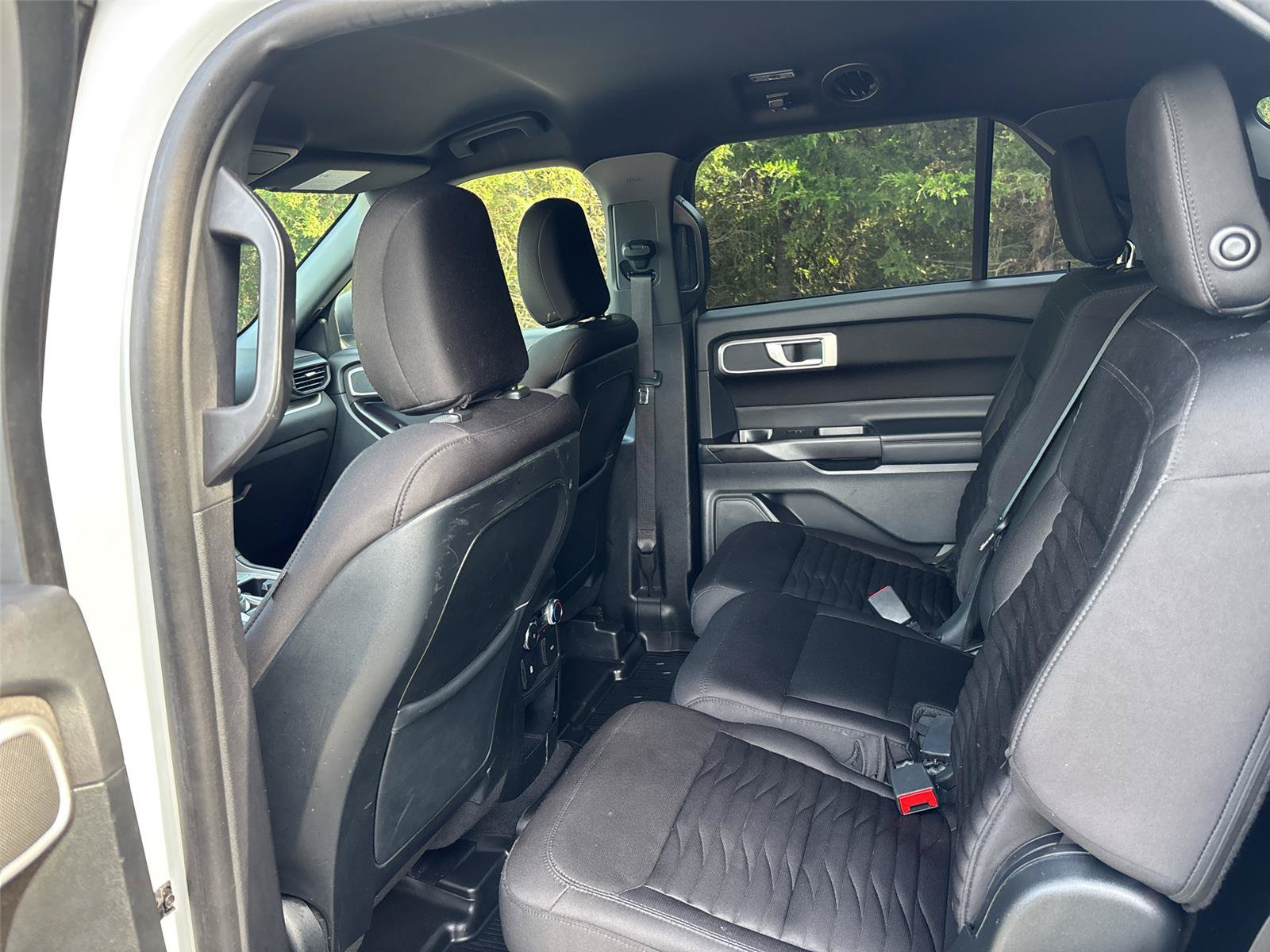 Used 2020 Ford Explorer XLT w/ Comfort Package AWD/4WD image 24
