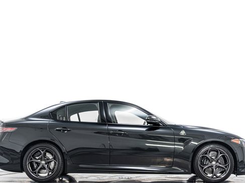 Used 2024 Alfa Romeo Giulia Quadrifoglio RWD image 2